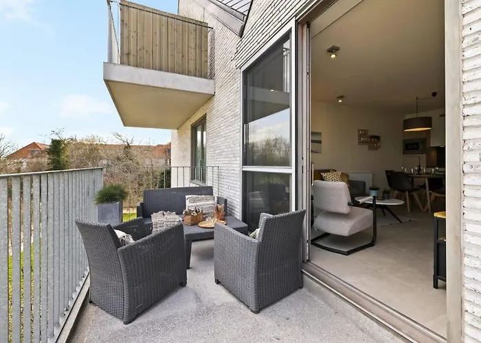 Huswell - Apartment With Natural Swimming Pool