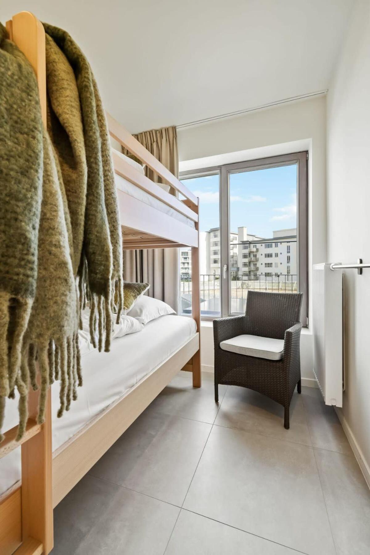 Huswell - With Natural Swimming Pool Appartement *