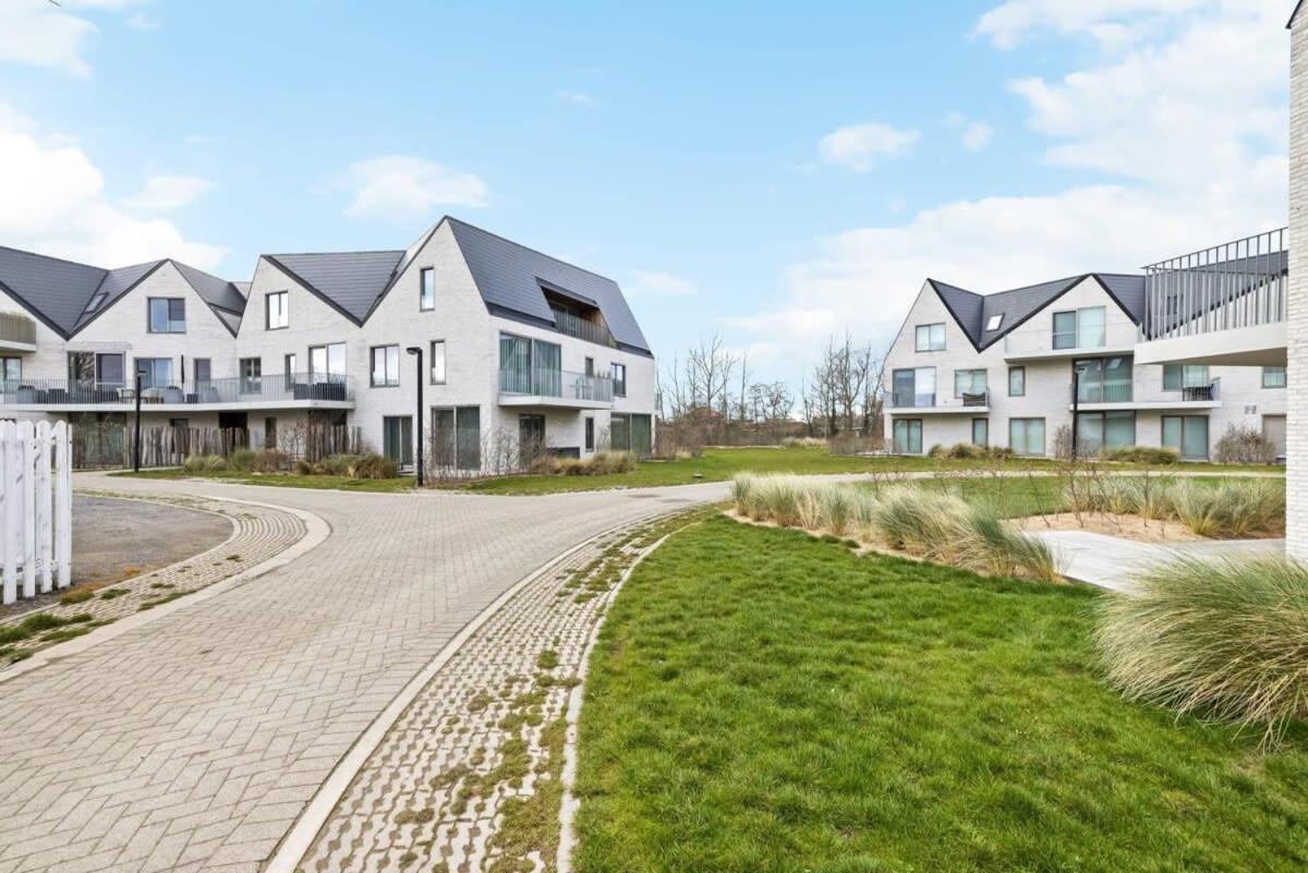 Huswell - With Natural Swimming Pool Appartement *